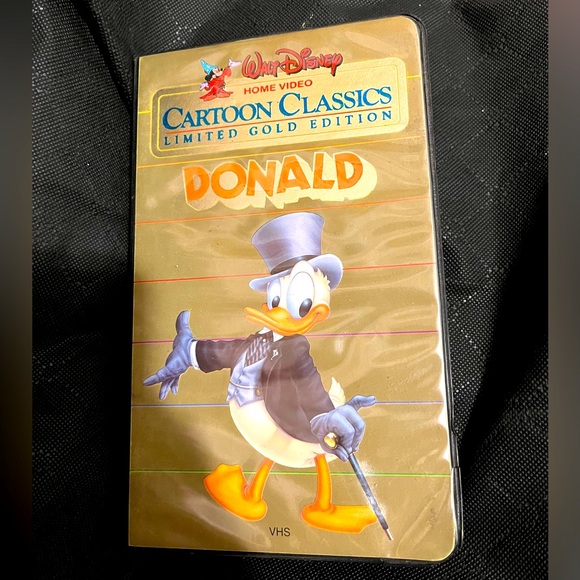 Walt Disney Cartoon Classics Limited Gold Edition DONALD DUCK VHS - Picture 1 of 2